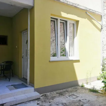 Nadia Apartment